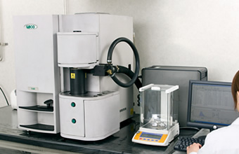 酸素・窒素同時分析装置 (TC-600型)